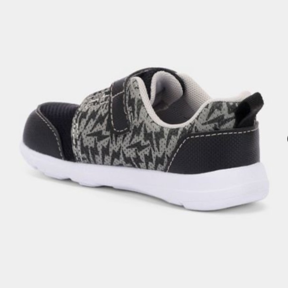 NEW IN BOX See Kai Run Basics Stryker Sneakers 5 - Picture 2 of 5